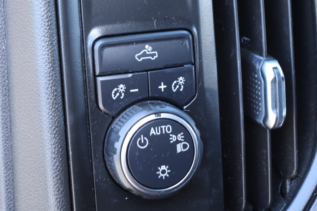 Used 2021 Chevrolet Silverado 1500 Custom RWD image 18