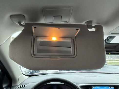 Used 2019 Nissan Pathfinder Platinum image 31