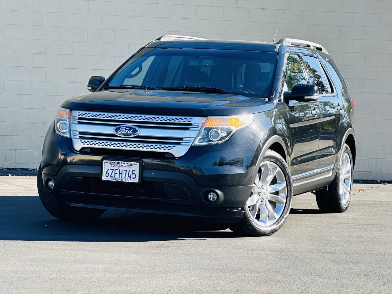 Used 2013 Ford Explorer XLT FWD image 4