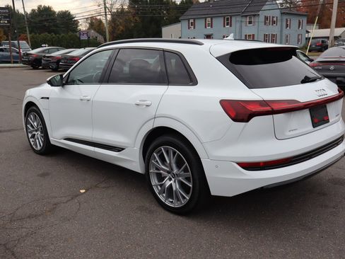 Used 2021 Audi e-tron Prestige w/ Prestige Package image 7