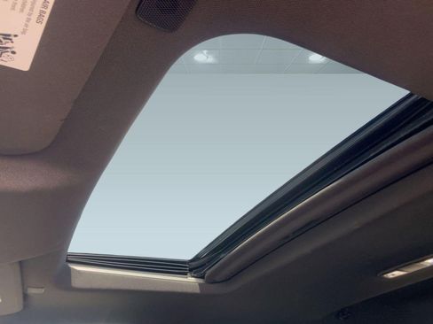 Used 2021 Chevrolet Silverado 1500 High Country w/ Technology Package image 15