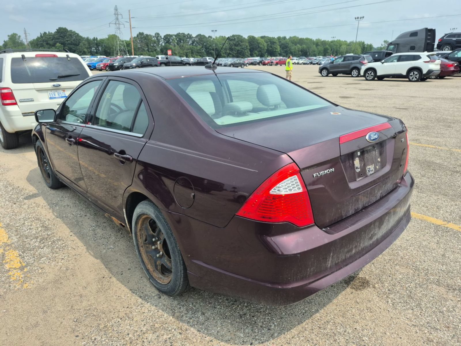 Used 2011 Ford Fusion SE FWD image 4