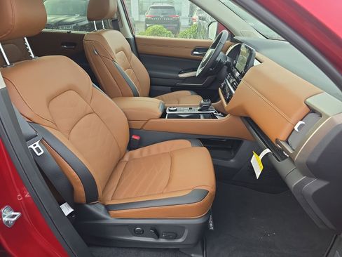 New 2025 Nissan Pathfinder Platinum w/ Cargo Package image 29