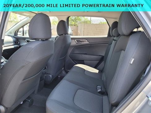 New 2025 Kia Sportage LX image 6