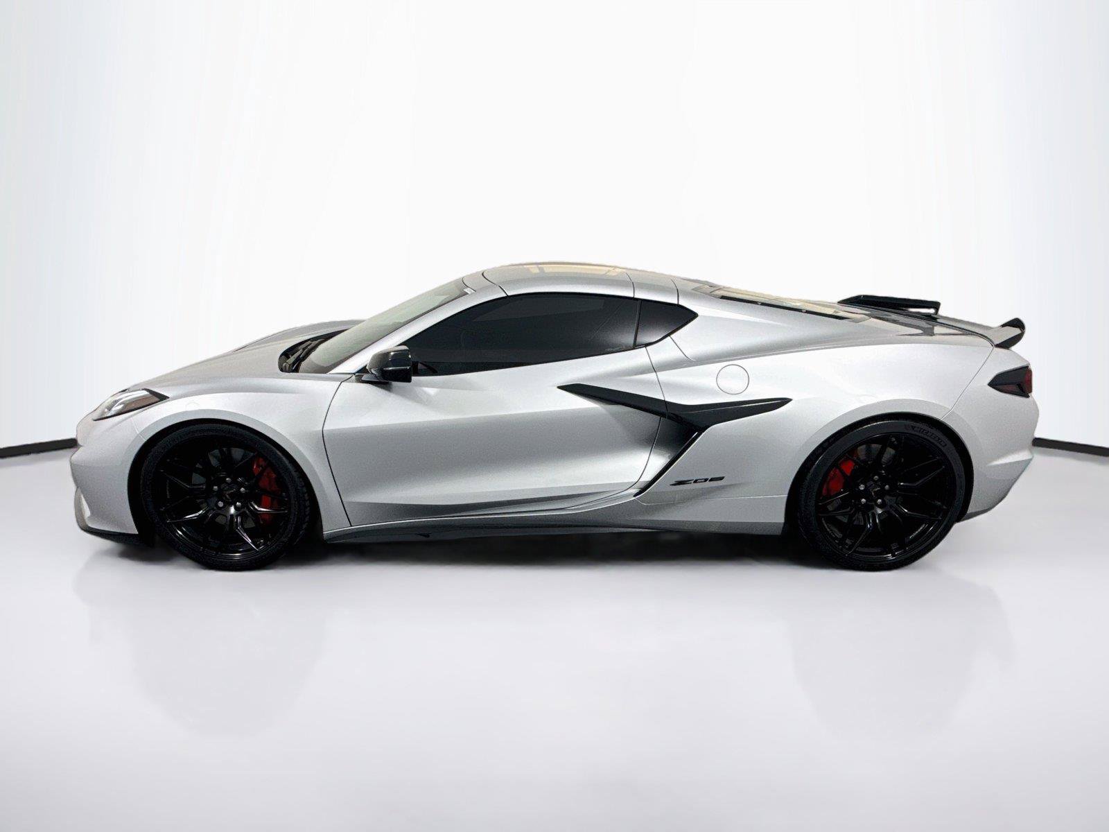 Used 2026 Chevrolet Corvette Z06 RWD image 2