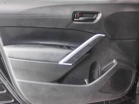 Used 2023 Toyota Corolla Cross LE image 24