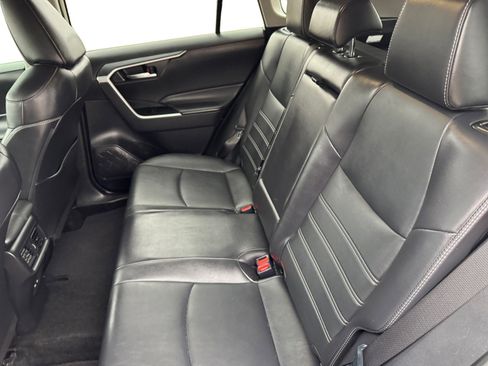 Used 2022 Toyota RAV4 XLE Premium image 13