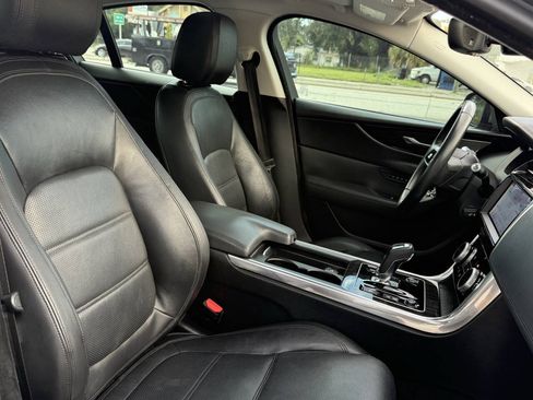 Used 2020 Jaguar XE S RWD image 24