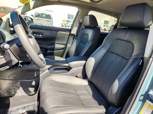 Used 2024 Honda HR-V EX-L image 10