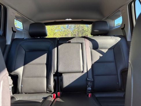 Used 2023 GMC Terrain SLT image 8