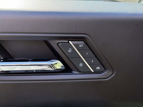 Used 2024 GMC Canyon Denali image 13