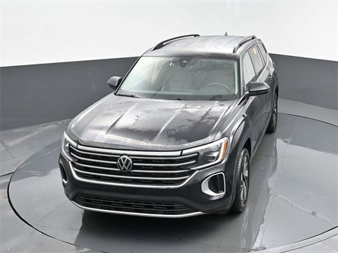 Used 2024 Volkswagen Atlas SE image 24