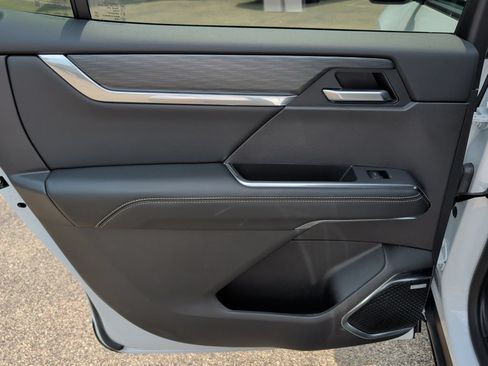 Used 2026 GMC Acadia Elevation w/ LPO, Floor Liner Package AWD/4WD image 30