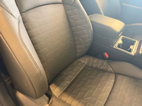 Used 2025 Toyota Tacoma TRD Off-Road w/ TRD Off Road Premium Package image 5