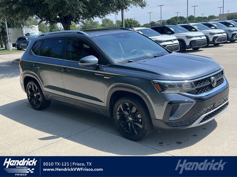 Certified 2023 Volkswagen Taos SE FWD image 1