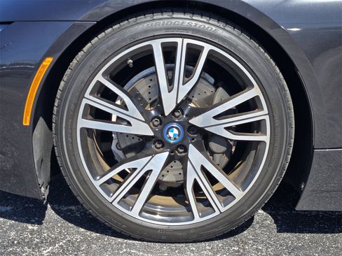 Used 2015 BMW i8 image 11