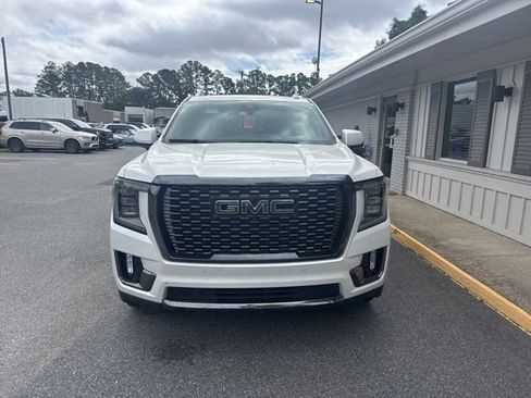Used 2023 GMC Yukon XL Denali Ultimate AWD/4WD image 4