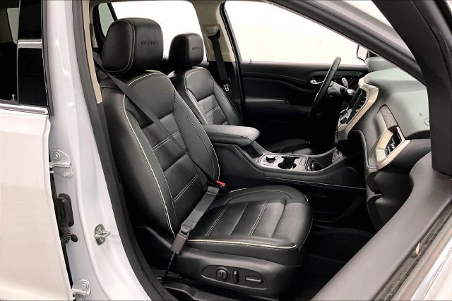Used 2023 GMC Acadia Denali w/ Trailering Package AWD/4WD image 8