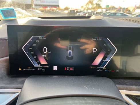 Used 2023 BMW X7 xDrive40i w/ M Sport Package image 24