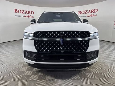 New 2025 Lincoln Navigator Black Label image 2