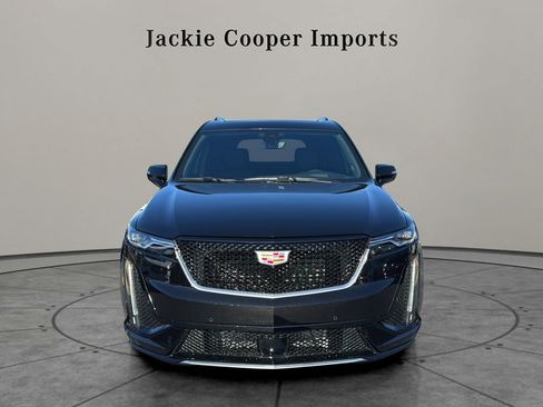 Used 2025 Cadillac XT6 Sport w/ Technology Package image 8