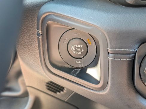 Used 2025 Jeep Wrangler Unlimited Sahara AWD/4WD image 29