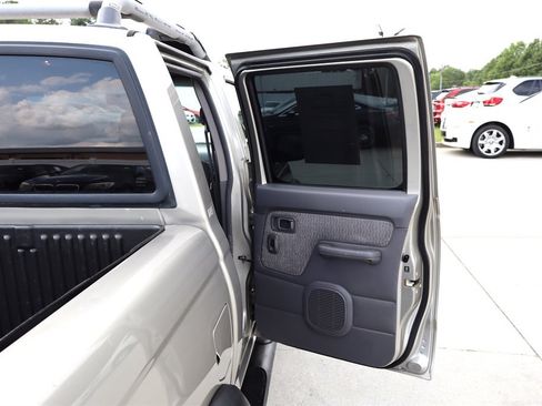 Used 2000 Nissan Frontier XE RWD image 36