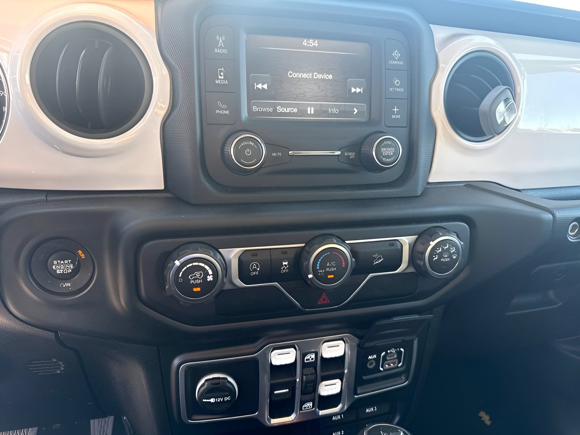 Used 2018 Jeep Wrangler Unlimited Sport S AWD/4WD image 20