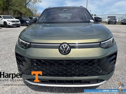 Used 2025 Volkswagen Tiguan SEL R-Line image 8