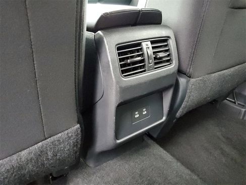 Used 2025 Nissan Rogue SV image 27