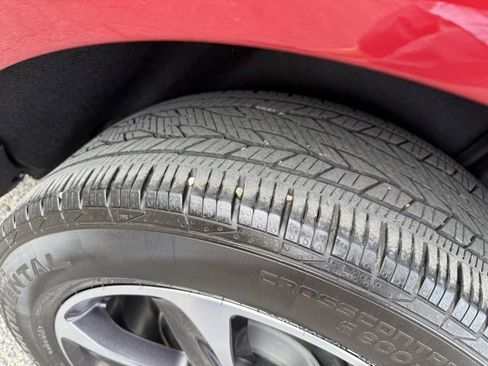 Used 2020 Buick Enclave Essence w/ Sport Touring Edition image 23