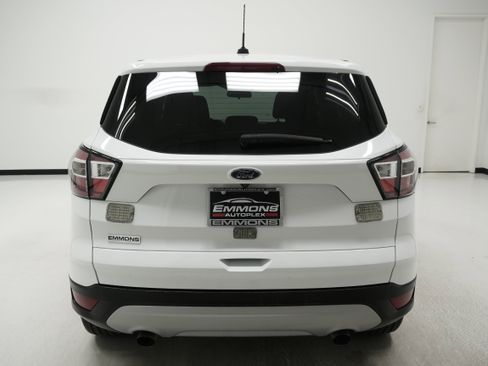 Used 2017 Ford Escape SE FWD image 5