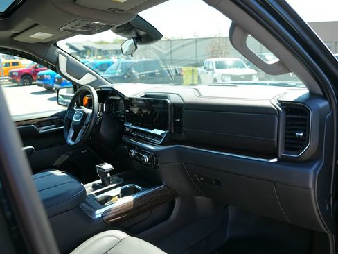 Used 2024 GMC Sierra 1500 Elevation w/ Elevation Premium Package AWD/4WD image 24