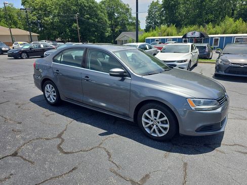 Used 2014 Volkswagen Jetta SE FWD image 3