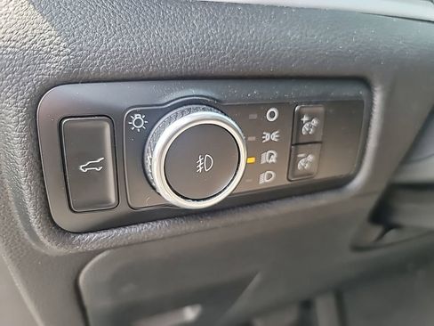Used 2024 Ford Explorer XLT w/ Equipment Group 202A RWD image 13
