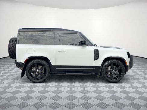 Used 2023 Land Rover Defender 90 X-Dynamic SE AWD/4WD image 8