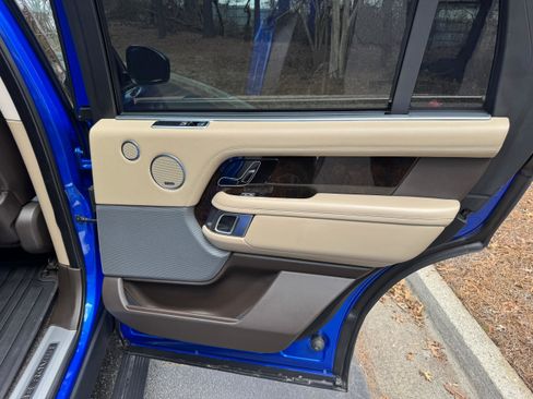 Used 2020 Land Rover Range Rover Long Wheelbase HSE image 27