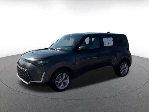 Used 2025 Kia Soul LX w/ LX Technology Package FWD image 6
