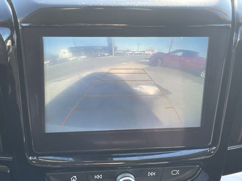 Used 2019 Chevrolet Traverse LT image 27