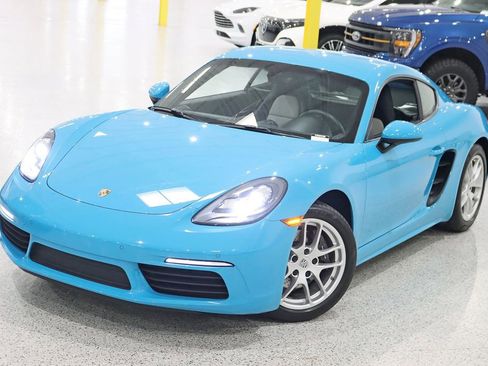Used 2018 Porsche 718 Cayman RWD image 5