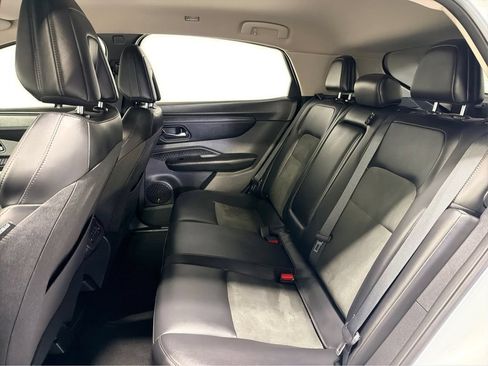 Used 2023 Nissan Ariya AWD image 10