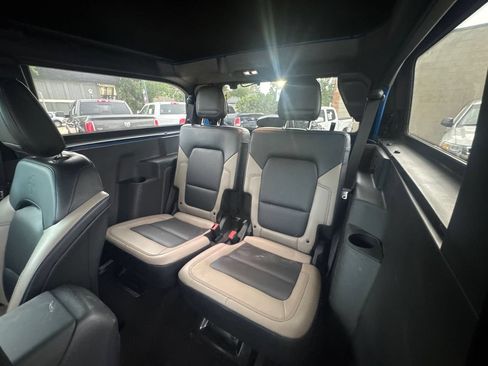 Used 2023 Ford Bronco Wildtrak AWD/4WD image 11