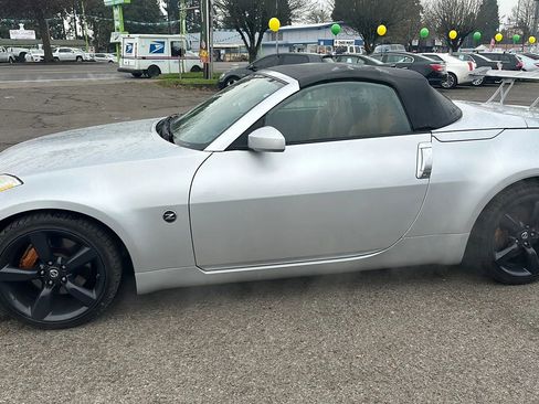 Used 2007 Nissan 350Z Grand Touring RWD image 7