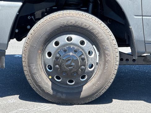 New 2026 RAM 3500 Laramie AWD/4WD image 24