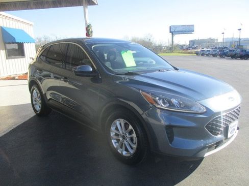 Used 2020 Ford Escape SE image 5