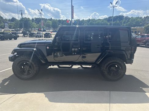 Used 2017 Jeep Wrangler Unlimited Rubicon AWD/4WD image 5