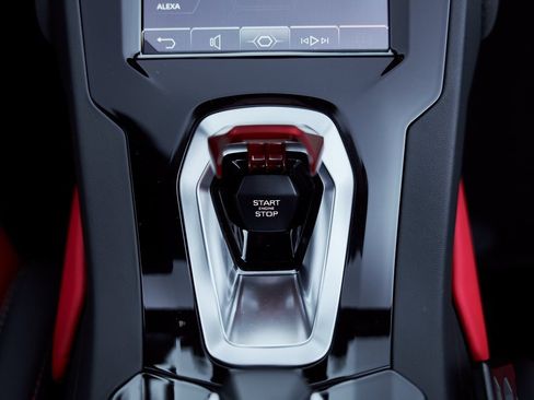 Used 2024 Lamborghini Huracan EVO image 57