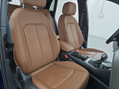 Used 2024 Audi Q3 2.0T Premium Plus image 10