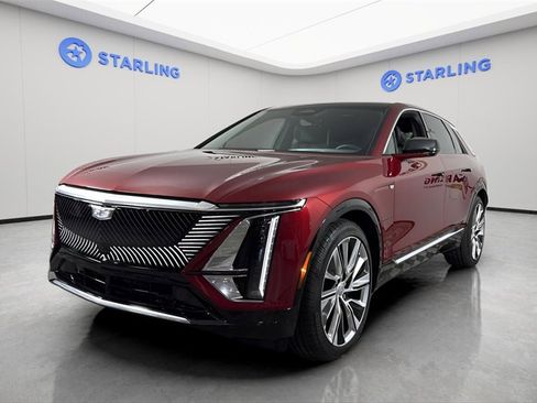 Used 2024 Cadillac Lyriq Luxury w/ LPO, Floor Liner Package image 16