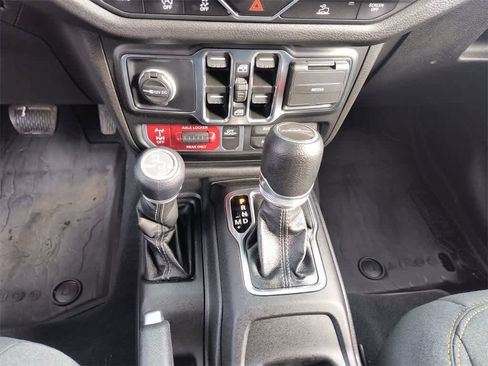 Used 2024 Jeep Gladiator Sport image 19